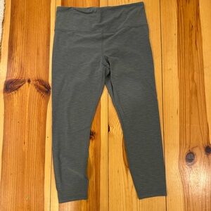 Athleta gray 7/8 leggings. Size large. Barely worn. Excellent Condition.
